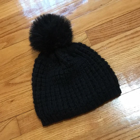 Cute Black Pom Pom Winter Hat - Picture 2 of 6